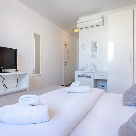 Adriatic Queen Rooms & Apartments Split Exterior photo