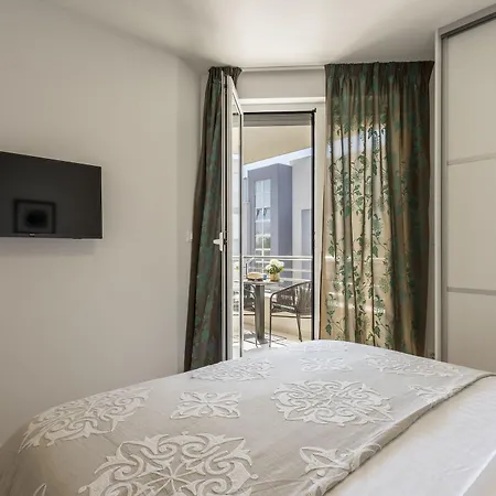 Adriatic Queen Rooms & Apartments Split Exterior photo