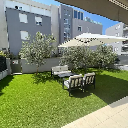 Adriatic Queen Rooms & Apartments Split Exterior photo
