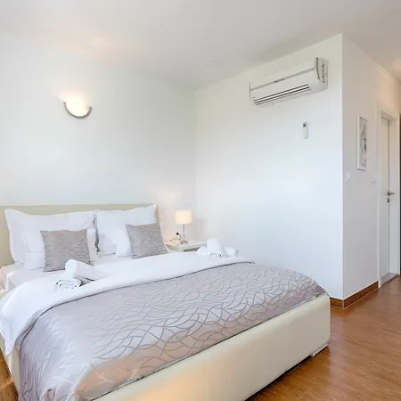 Adriatic Queen Rooms & Apartments Split Exterior photo