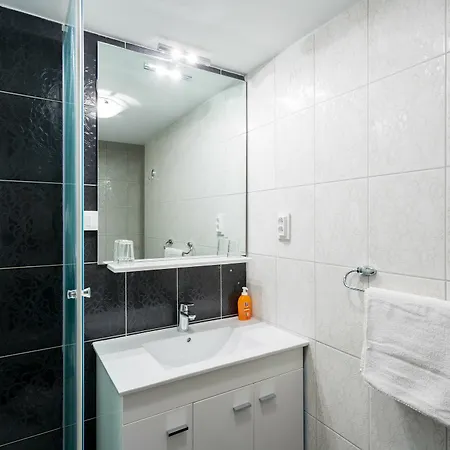 Adriatic Queen Rooms & Apartments Split Exterior photo
